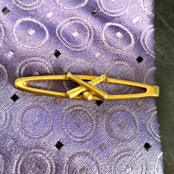 Swank Gold Tone Golf Themed Cufflinks & Tie Clip Set - Picture 2 of 5